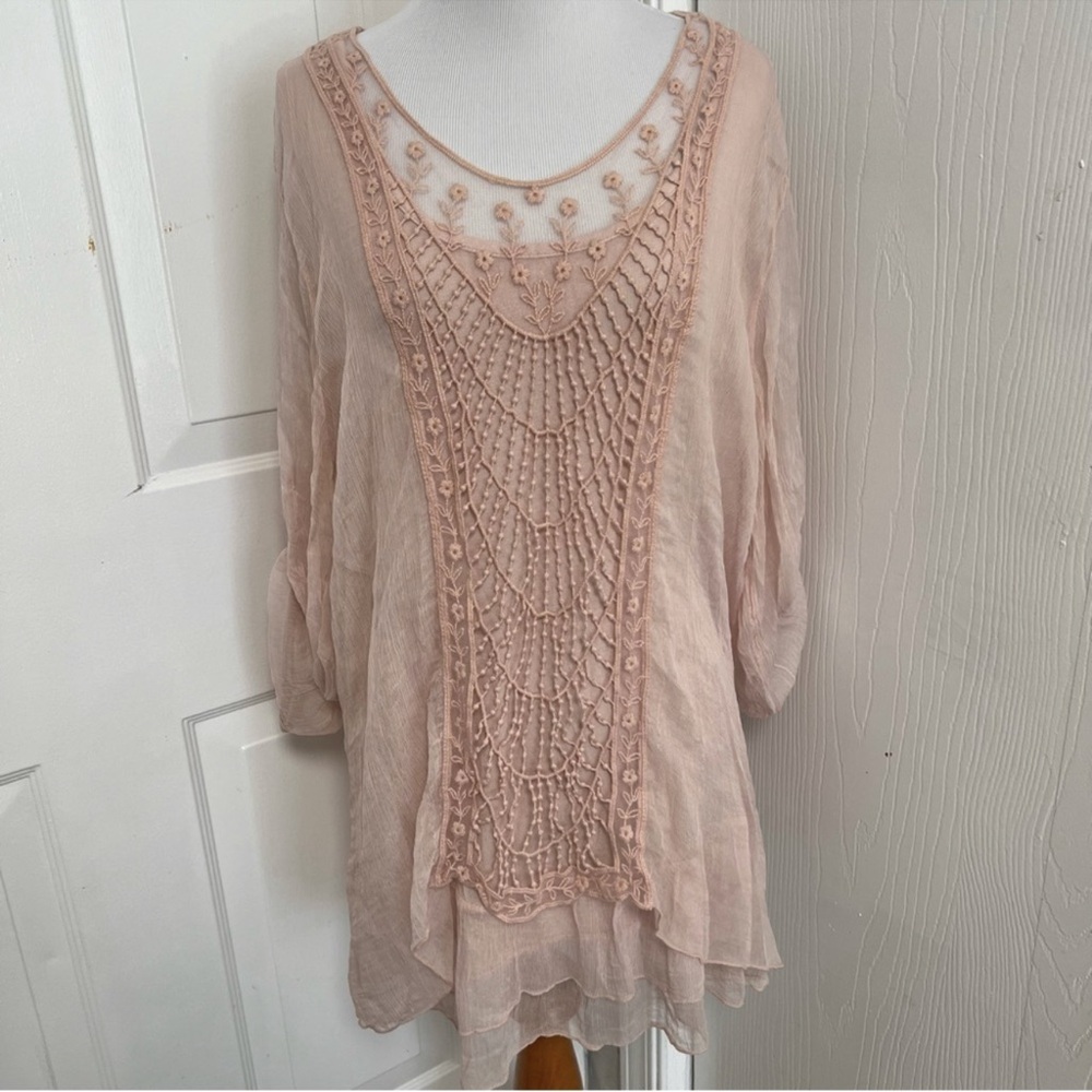 Bellambia Overlay Silk Top E4
